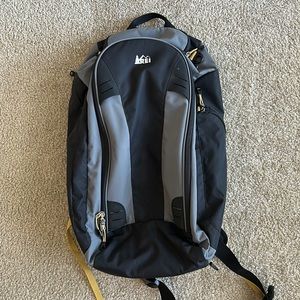 REI Backpacking ruck pack